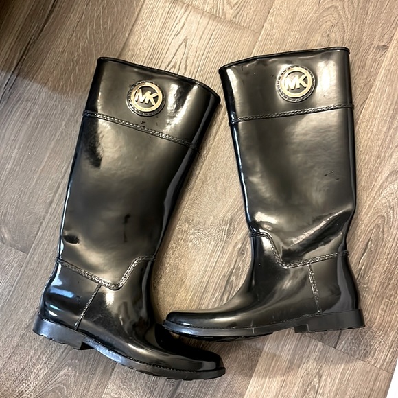 Michael Kors Shoes - Michael Kors Stockard Rain Boots Sz10 Black Brown